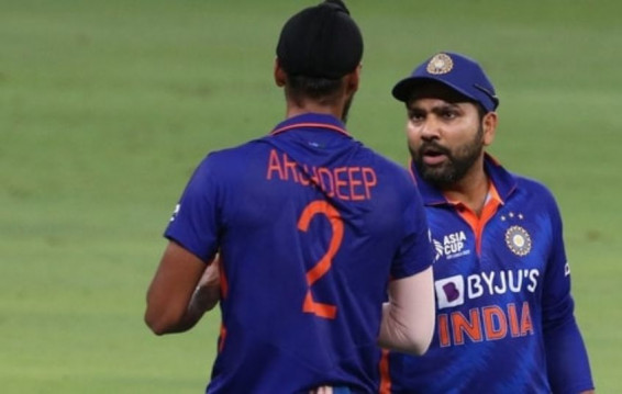 ‘Too much crap’: Rohit Sharma urges to ignore social media amid Arshdeep Singh Trolls