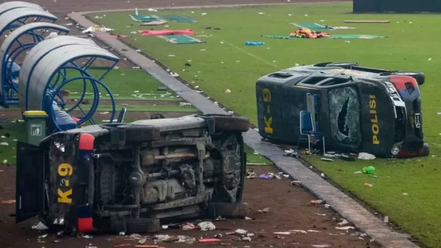 Indonesia: At least 174 dead in football stadium crush