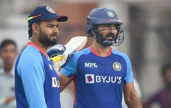 ‘Ridiculous! Choosing Dinesh Karthik over Rishabh Pant’: Australia legends slams India’s team selection