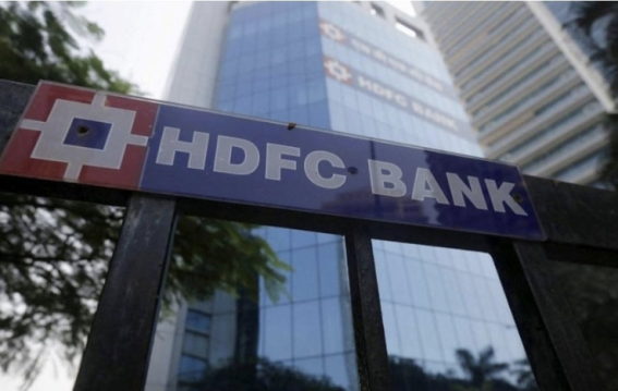 HDFC Bank CEO Faces ₹1,000 Crore Defamation Suit from Lilavati Trust Amid Fraud Allegations