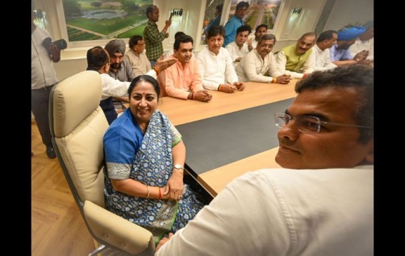 Delhi Chief Minister started an internship program to empower youth in governance