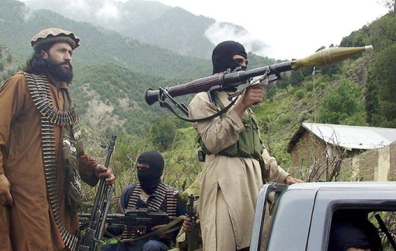 Pakistan Army Kills 30 Militants at Afghan Border