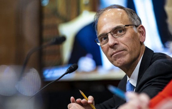 Moody Chief Economist Warns U.S. Economy