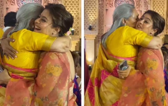 Jaya and Kajol Warm Reunion