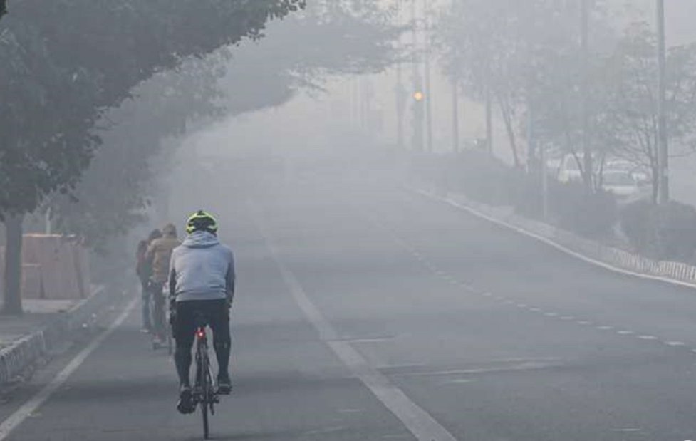 Delhi-NCR Covered in Dense Fog as Visibility Drops Sharply