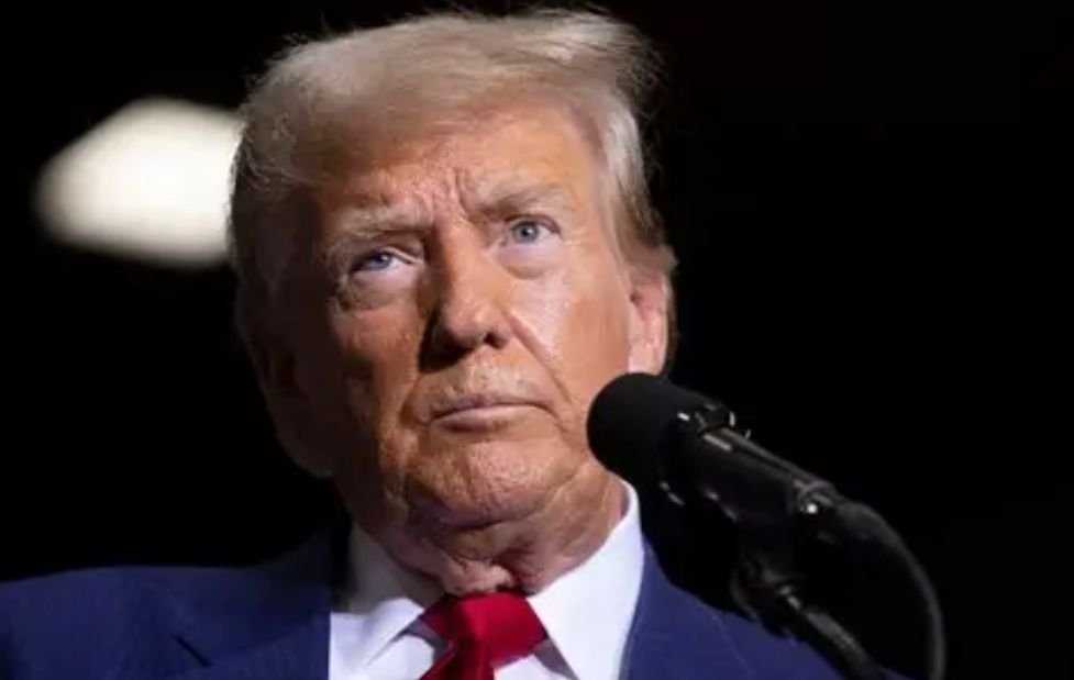 Something Isn’t Right : Expert Raises Concerns Over Trump’s Condition