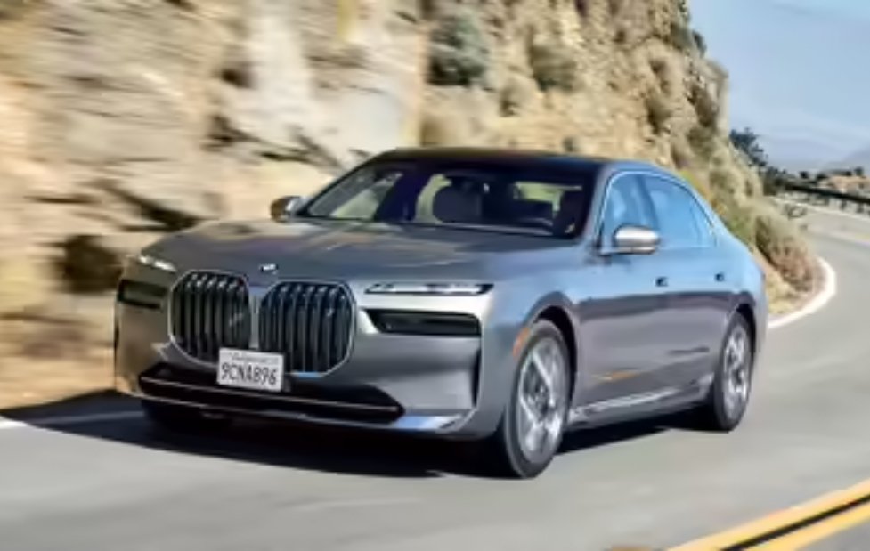 BMW i7 Electric Sedan Crosses 1,000 Sales in India: Luxury EV Demand Accelerates