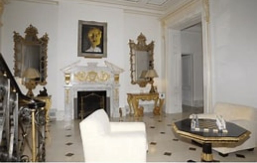 Epstein Files Resurface: Old Dinner Photo Raises New Questions About Elite Connections