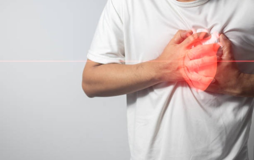 Heart Attack Warning Signs May Appear Up to 12 Years Earlier, Study Finds