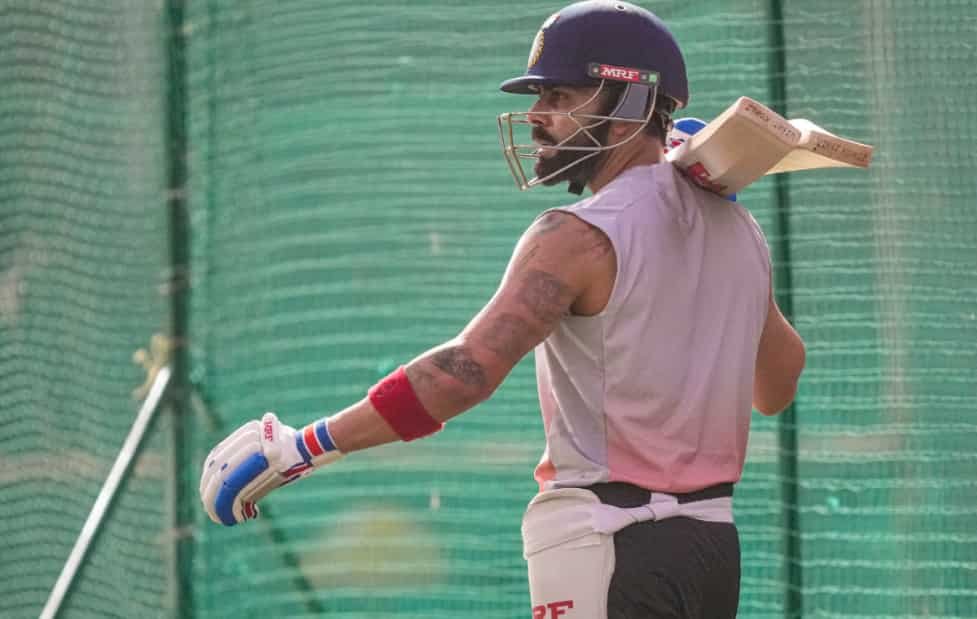 Kohli’s Viral Pre-Batting Ritual Sparks Worldwide Cricket Buzz