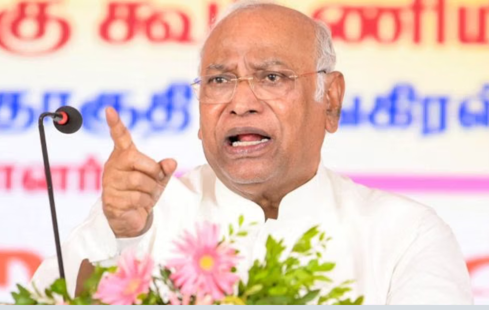 Mallikarjun Kharge refers to PM Modi as “terrorist,” later clarifies remarks.