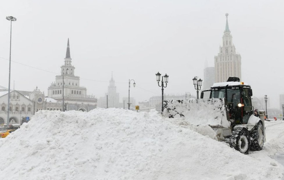 Russia Experiences Record-Breaking Snowfall