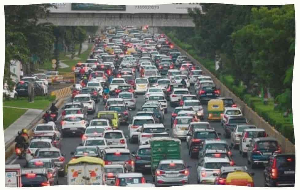 Delhi Bans old Commercial Vehicles in Fresh Anti Pollution Crackdown