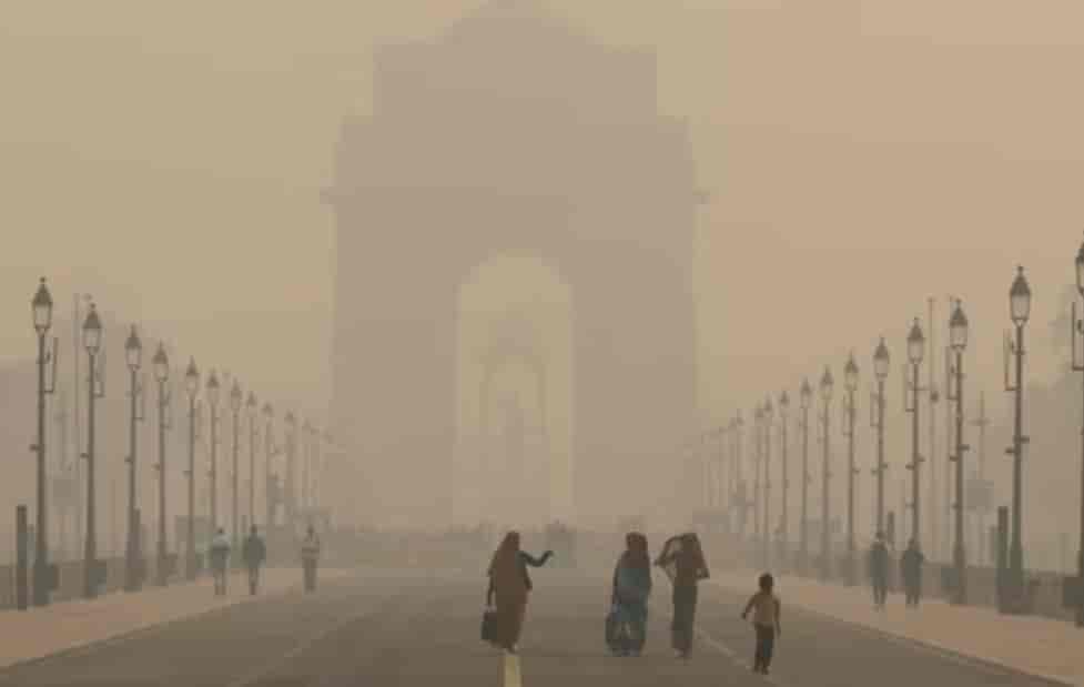 Singapore Urges Nationals Indoors as Delhi Air Quality Worsens Rapidly