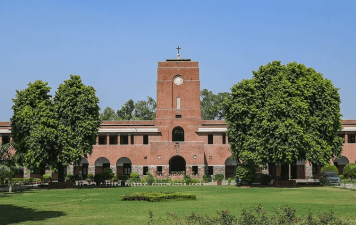 Delhi University's 100th Convocation: Degrees to Feature Enhanced Security, Coloured Stoles