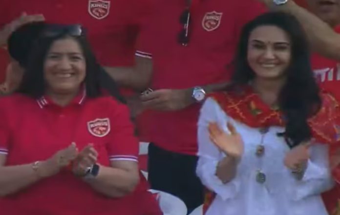 Internet Abuzz as Preity Zinta Reacts to Dhoni's First-Ball Duck